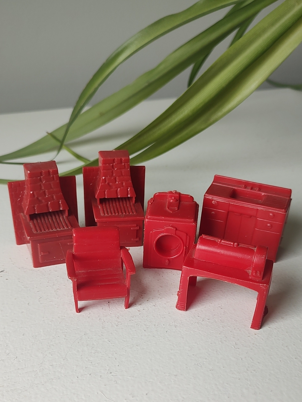 Bundle Of 6 Vintage Miniature Red Dollhouse Pieces
